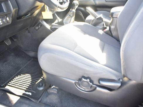 Used 2018 Toyota Tacoma TRD Off-Road image 7