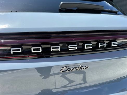 Certified 2025 Porsche Cayenne Turbo AWD/4WD image 12