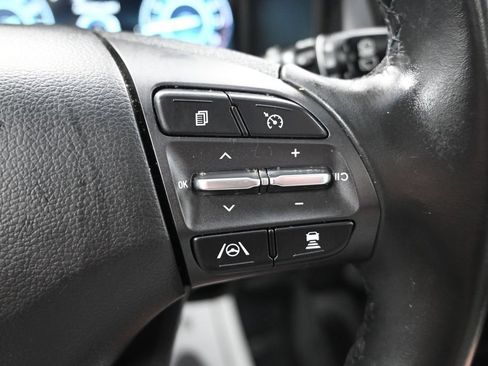 Used 2022 Hyundai Kona Limited AWD/4WD image 28