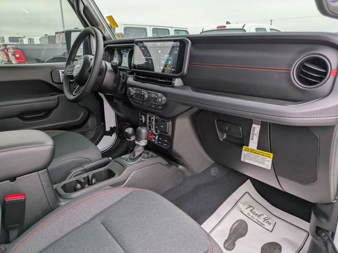 Used 2025 Jeep Gladiator Rubicon w/ Convenience Group image 26