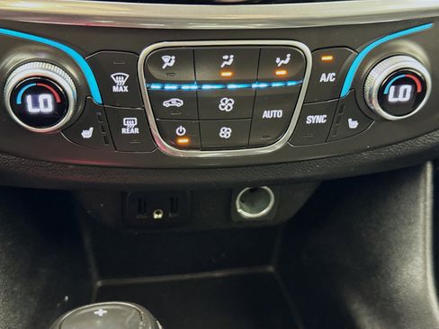 Used 2019 Chevrolet Traverse RS AWD/4WD image 18