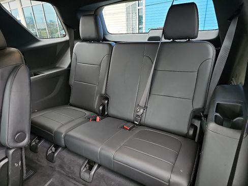 Used 2023 Chevrolet Traverse LT w/ LPO, Floor Liner Package image 10