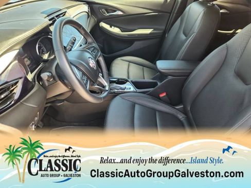 Used 2023 Buick Encore GX Essence w/ Experience Buick Package FWD image 9