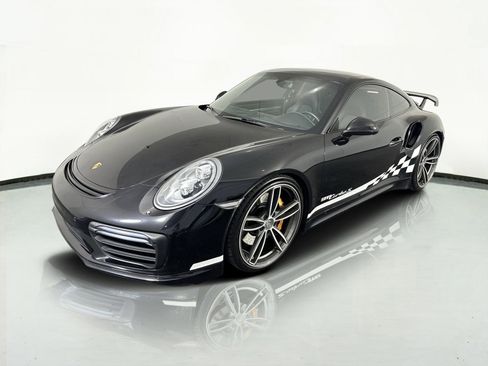 Used 2018 Porsche 911 Turbo image 4