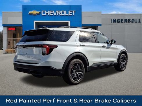 Used 2025 Ford Explorer ST-Line w/ ST-Line Street Pack image 9