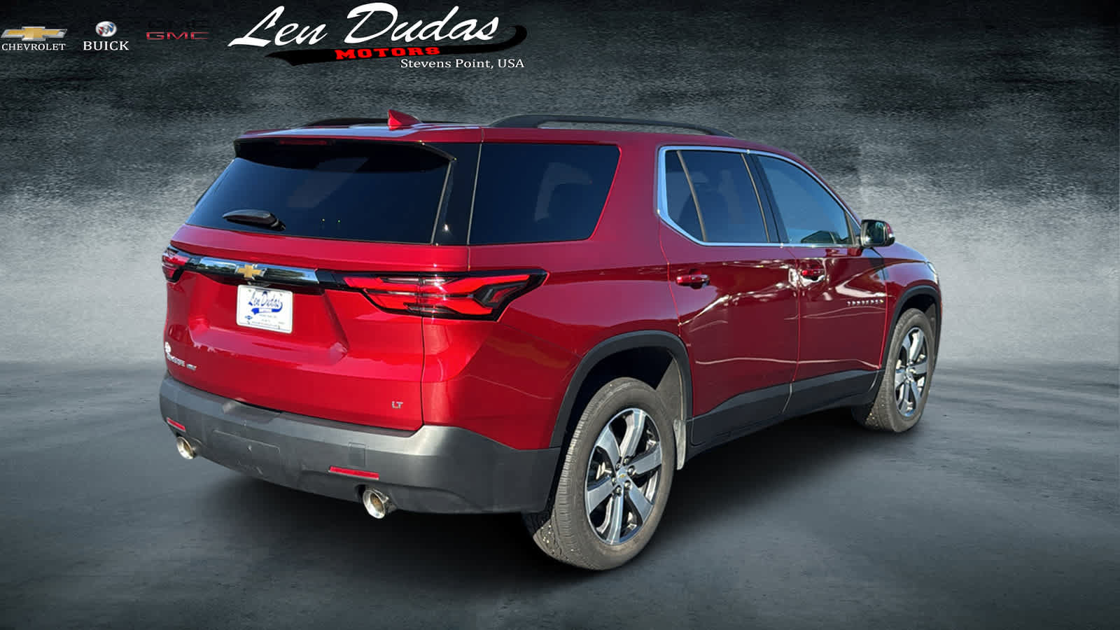 Used 2023 Chevrolet Traverse LT w/ LT Premium Package AWD/4WD image 4