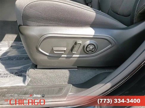 New 2025 Jeep Grand Cherokee Laredo image 14