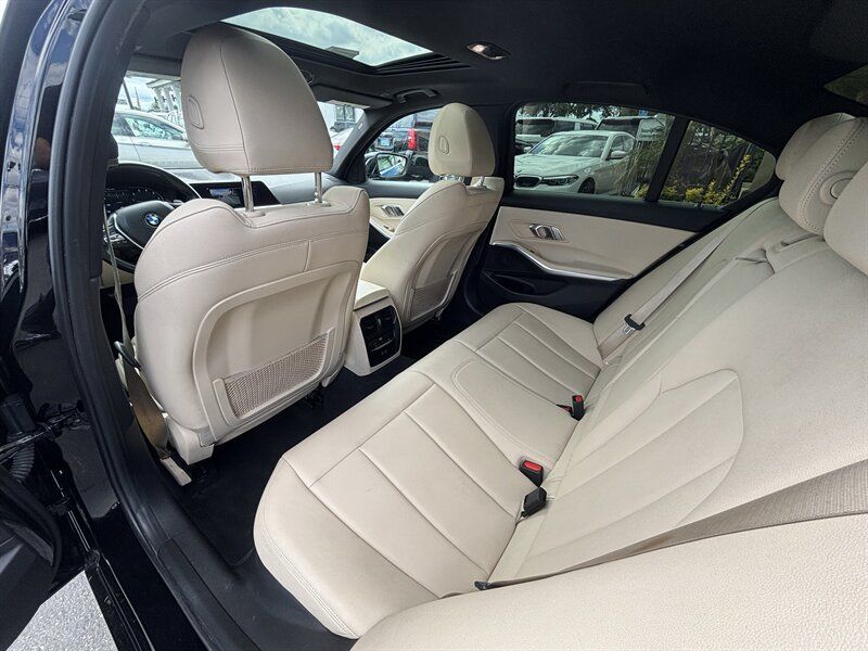 Used 2021 BMW 330i Sedan w/ Driving Assistance Package RWD image 18
