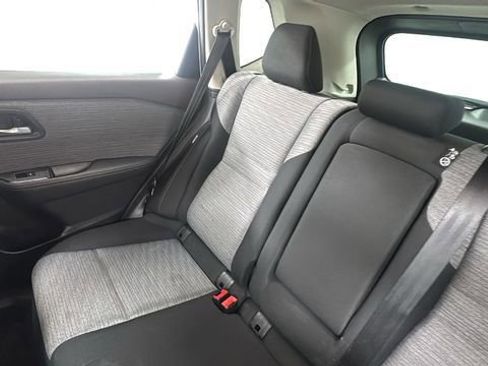 Used 2023 Nissan Rogue SV image 14