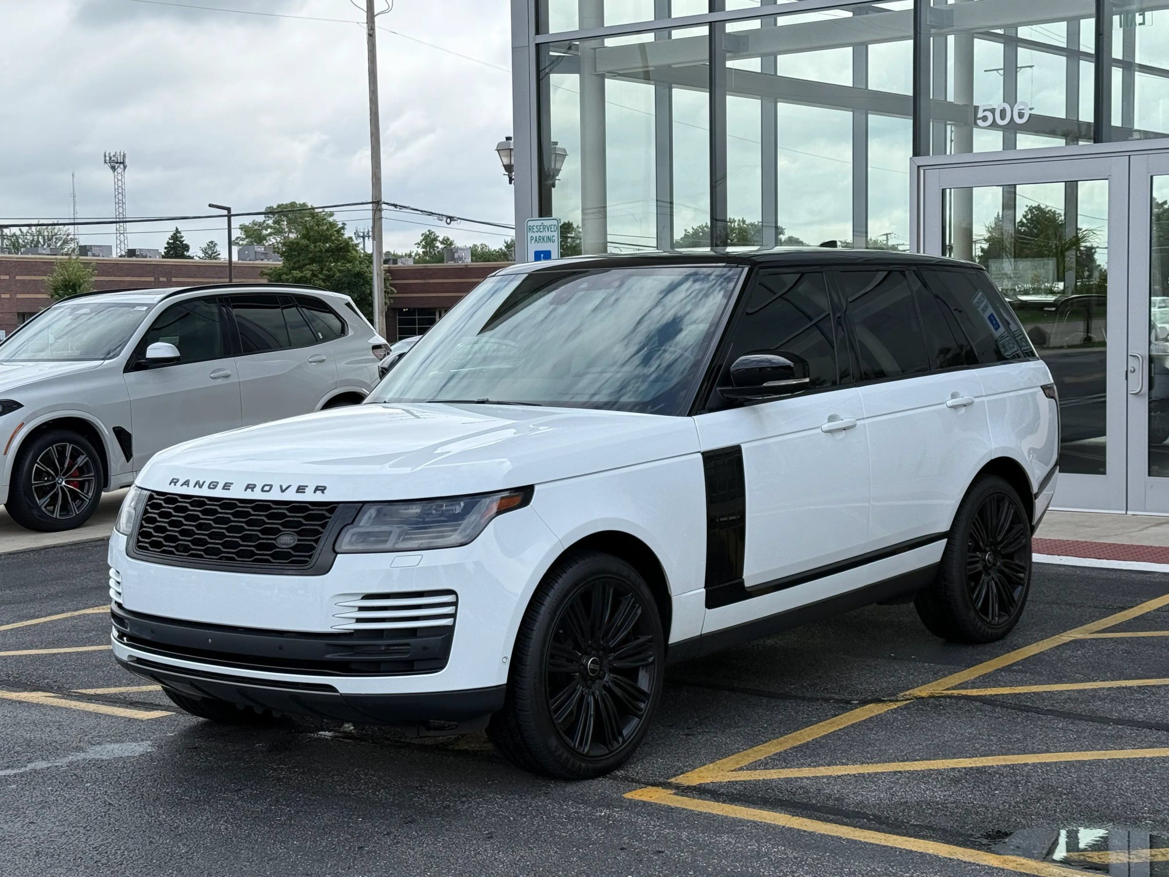 Used 2018 Land Rover Range Rover HSE AWD/4WD image 3