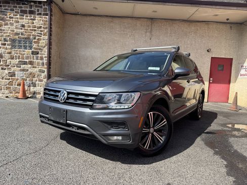 Used 2019 Volkswagen Tiguan SEL AWD/4WD image 2