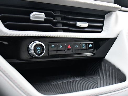 Used 2026 Ford Explorer Active w/ Active Comfort Package image 31