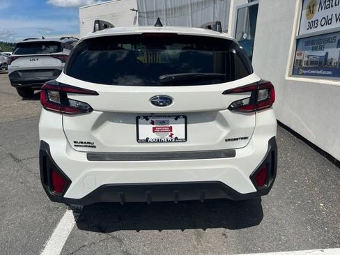 Used 2026 Subaru Crosstrek 2.5i Premium AWD/4WD image 4