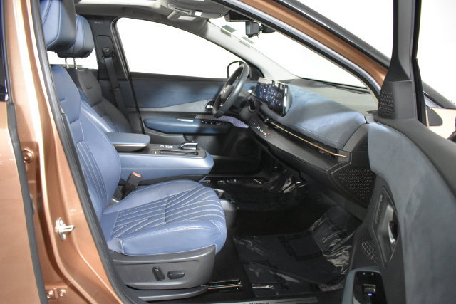 Certified 2024 Nissan Ariya AWD image 37
