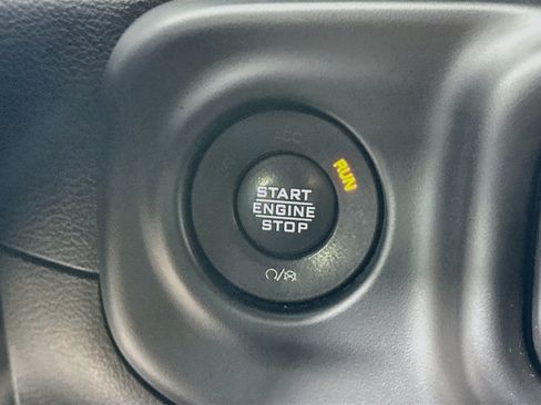 Used 2022 Jeep Wrangler Unlimited Sport AWD/4WD image 16