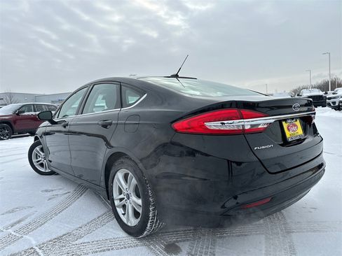Used 2018 Ford Fusion SE image 7