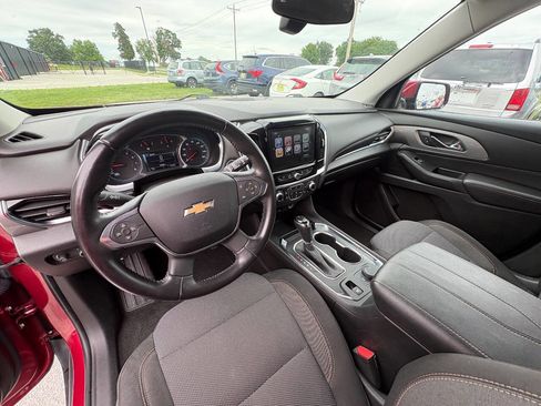 Used 2018 Chevrolet Traverse LT AWD/4WD image 9