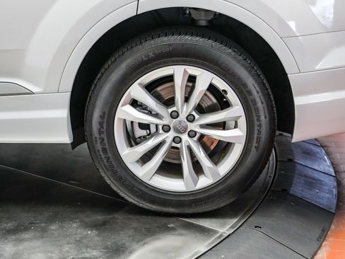 Used 2019 Audi Q7 3.0T Premium image 11