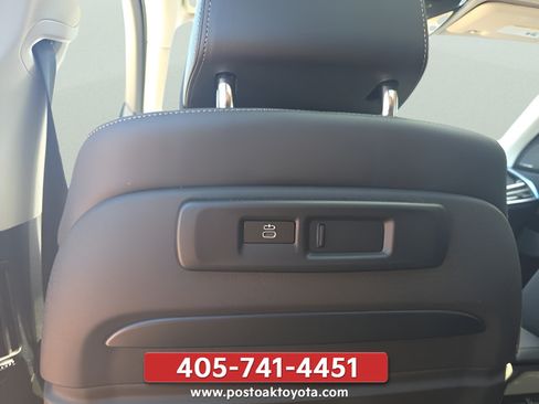 Used 2019 BMW X7 xDrive40i w/ Premium Package AWD/4WD image 26
