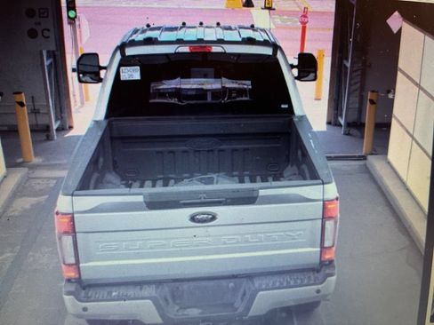 Used 2022 Ford F250 Lariat w/ Black Appearance Package AWD/4WD image 5