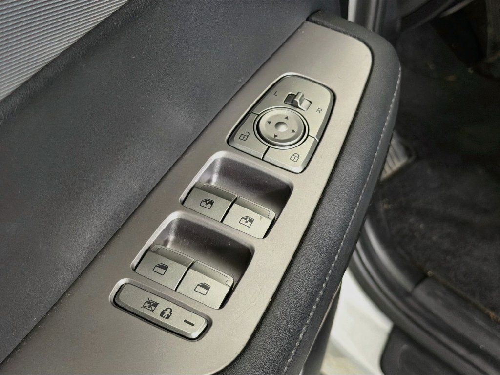 Used 2022 Hyundai Palisade SEL w/ 8P Bench Seat Package FWD image 23