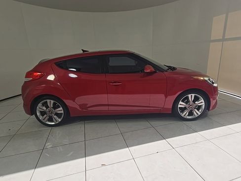 Used 2016 Hyundai Veloster w/ Option Group 03 FWD image 4