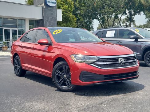 Used 2022 Volkswagen Jetta SE w/ Panoramic Sunroof Package FWD image 32