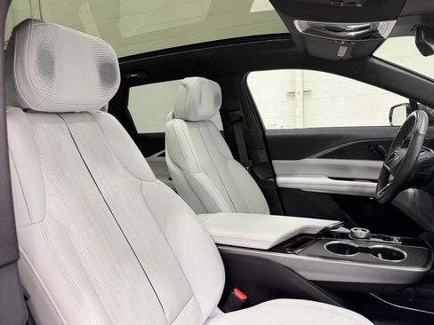 Used 2024 Cadillac Lyriq Luxury RWD image 38