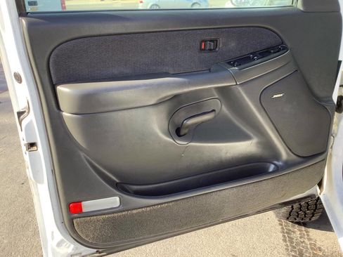 Used 2003 GMC Sierra 2500 SLE w/ Skid Plate Package image 36