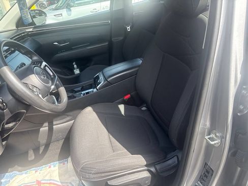 Used 2023 Hyundai Tucson SE AWD/4WD image 4