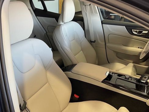 Used 2025 Volvo S60 T8 Ultra w/ Climate Package image 37