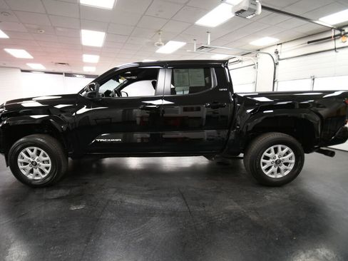 Used 2024 Toyota Tacoma SR5 image 4