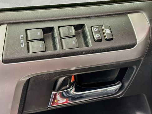 Used 2016 Toyota 4Runner 4WD image 18