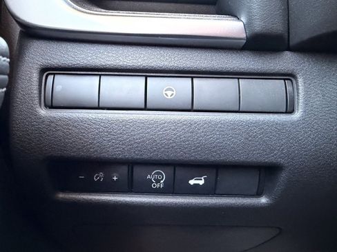 Used 2023 Nissan Rogue SV w/ SV Premium B Package image 22