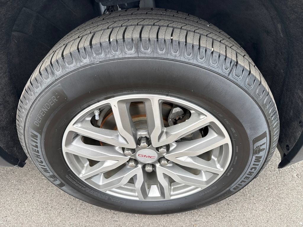 Used 2018 GMC Acadia SLE AWD/4WD image 28