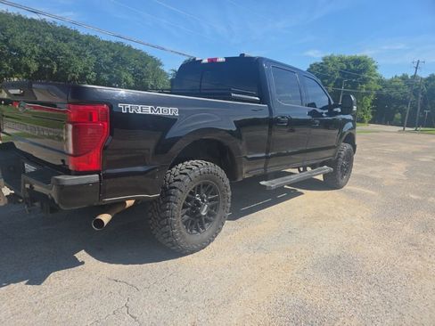 Used 2022 Ford F250 Lariat w/ Black Appearance Package AWD/4WD image 9