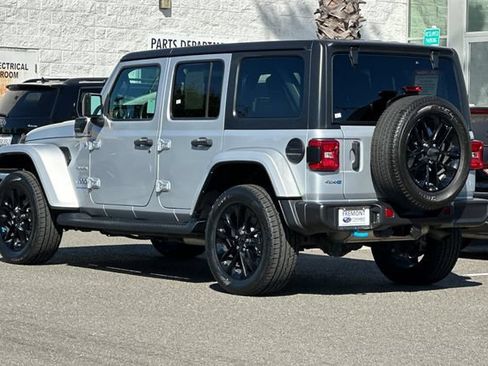 Used 2023 Jeep Wrangler Unlimited Sahara w/ Cold Weather Group AWD/4WD image 6