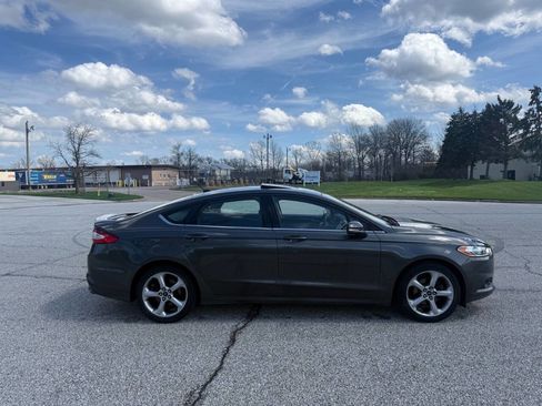 Used 2015 Ford Fusion SE w/ Equipment Group 201A image 5