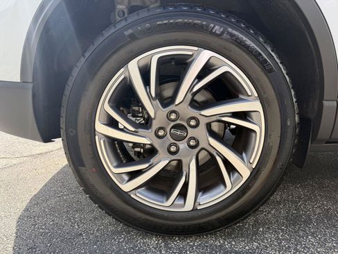 Used 2025 Lincoln Corsair AWD w/ Equipment Group 101A image 18