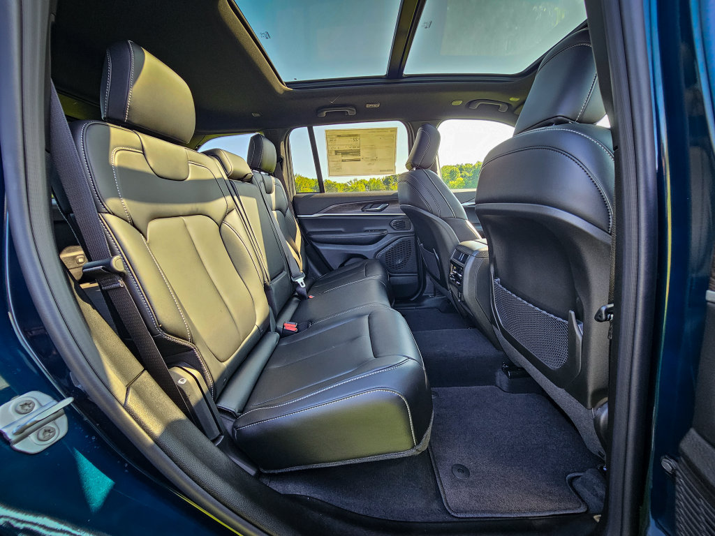 New 2027 Jeep Grand Cherokee Limited AWD/4WD image 39
