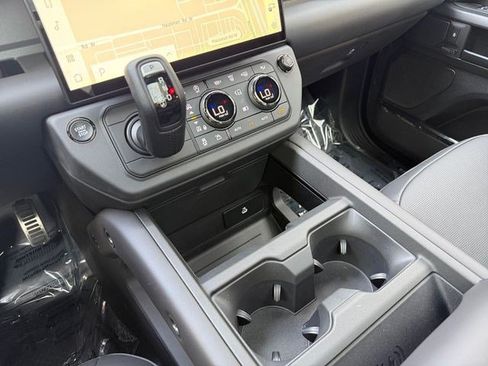 New 2026 Land Rover Defender 110 OCTA AWD/4WD image 24
