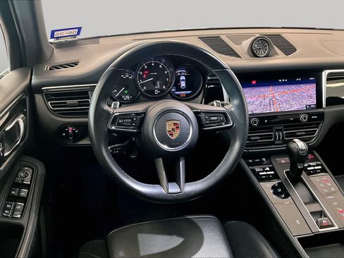 Used 2022 Porsche Macan AWD/4WD image 15