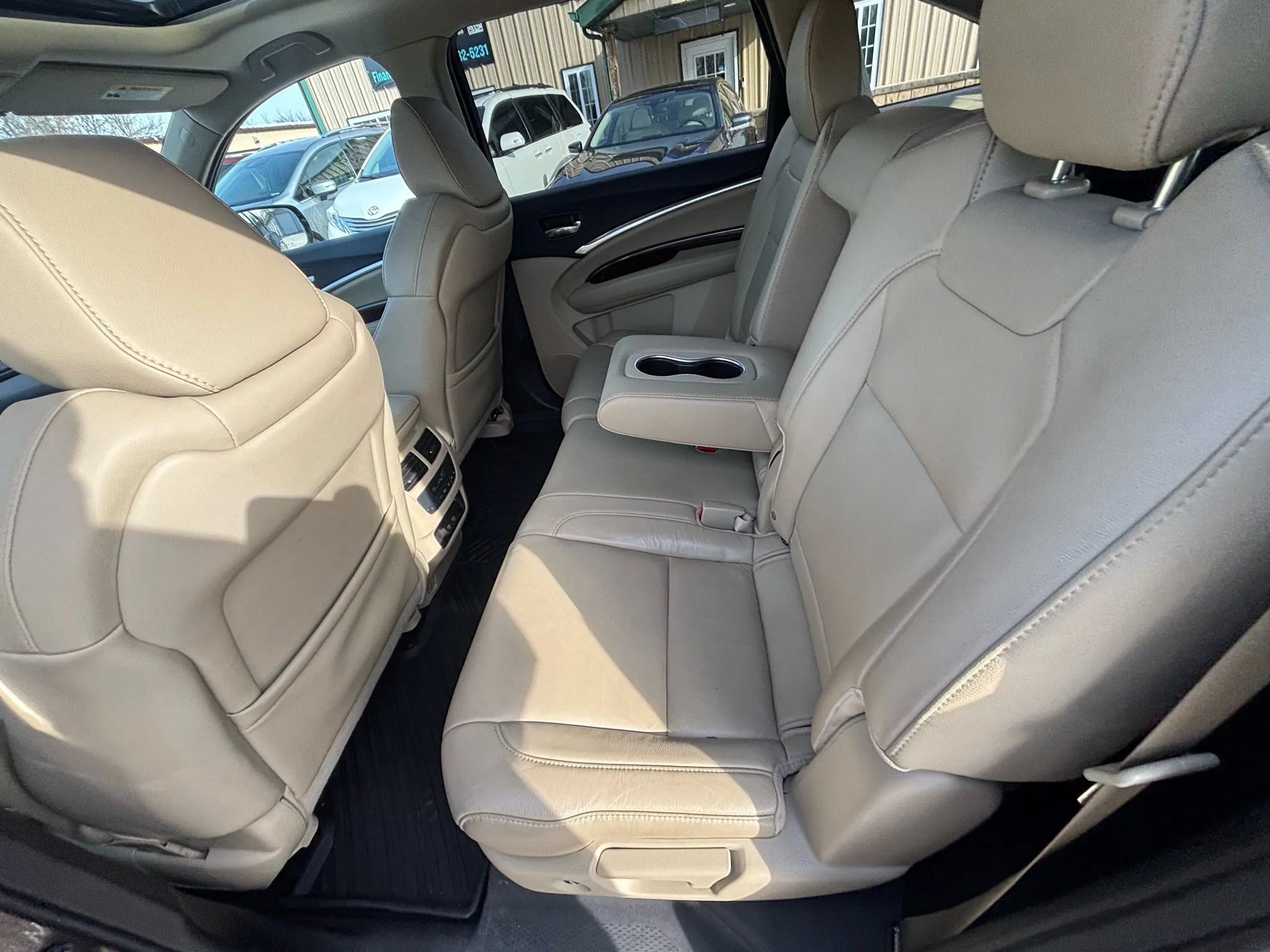 Used 2017 Acura MDX w/ Technology Package AWD/4WD image 28