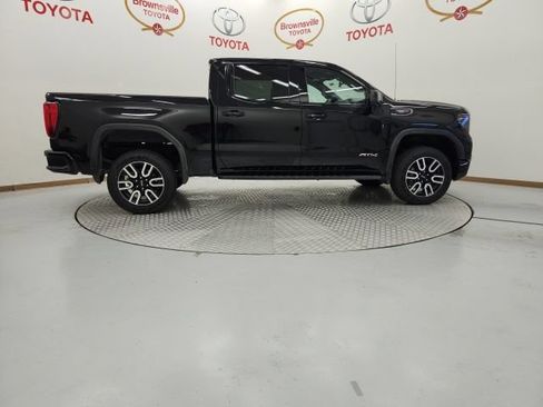 Used 2024 GMC Sierra 1500 AT4 w/ Technology Package AWD/4WD image 3