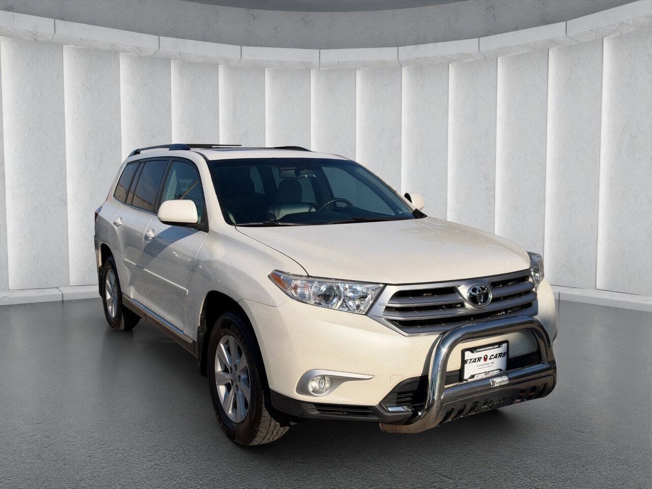 Used 2012 Toyota Highlander SE w/ Tow Pkg AWD/4WD image 7