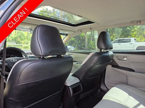 Certified 2017 Toyota Camry SE w/ Moonroof Package FWD image 22