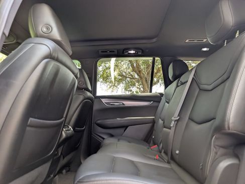 Used 2021 Cadillac XT6 Luxury FWD image 17