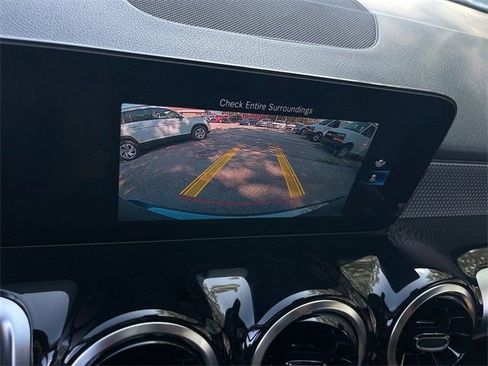 Used 2023 Mercedes-Benz GLB 250 4MATIC image 16