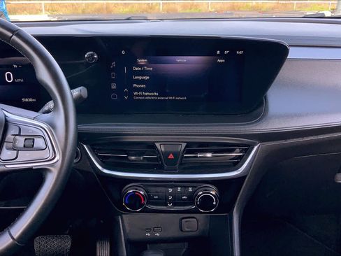 Used 2024 Buick Encore GX Sport Touring image 7