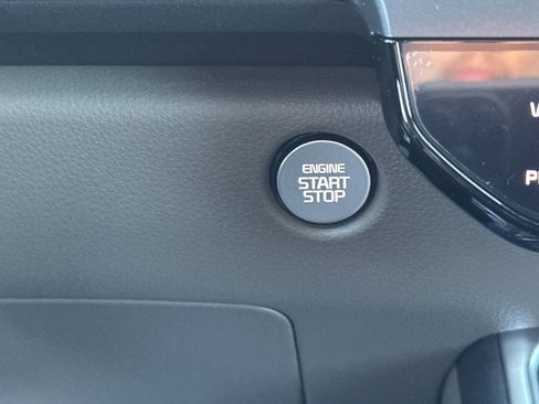 New 2026 Kia Carnival image 24